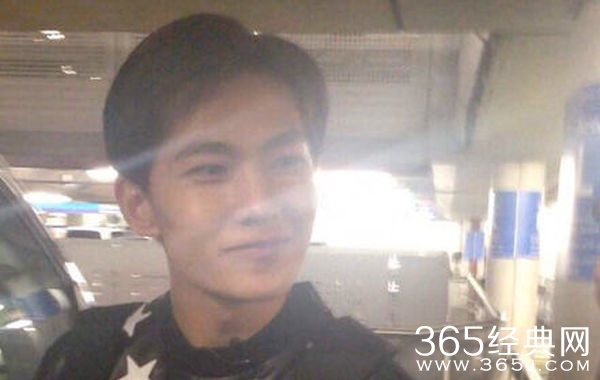 《花儿与少年2》姐弟团抵达伦敦 杨洋插足“正经夫妇”