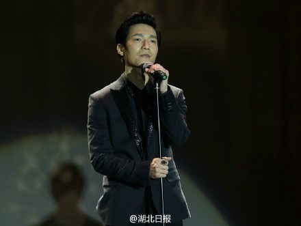 姚贝娜追思会在京举行 冯小刚陈楚生含泪悼念姚贝娜去世77天