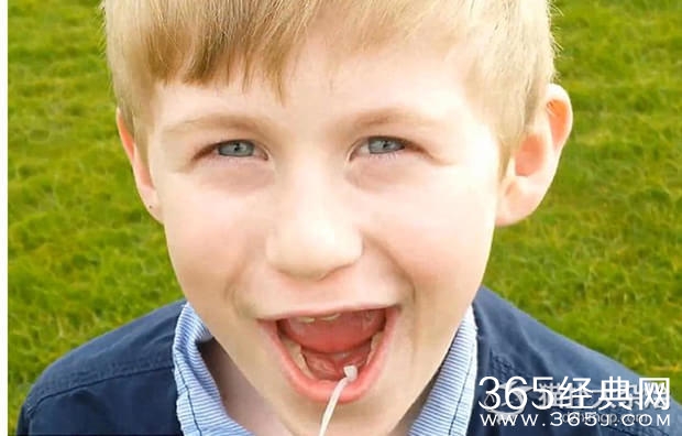 美国父亲驾极品跑车给儿子拔牙 视频火爆网络