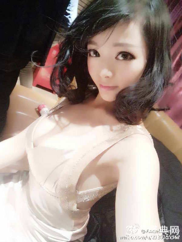 F奶嫩模歪歪AngelaLee李玲自拍生活写真照