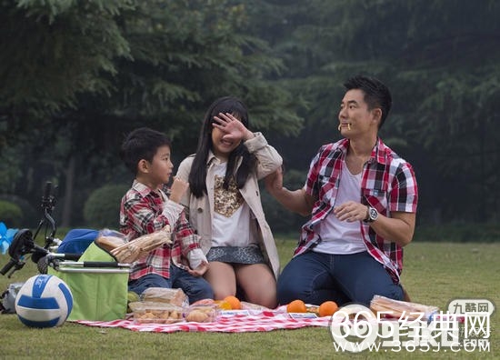 任贤齐10岁女儿Rati和7岁儿子Cody照片