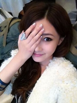 《爱你万缕千丝》方晴是谁演的 方晴扮演者王聃葳资料照片