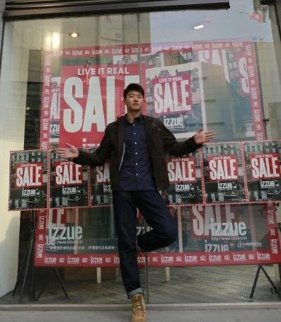 《校花与学神》长腿正太赵冶 学神陈建汉身高体重资料介绍