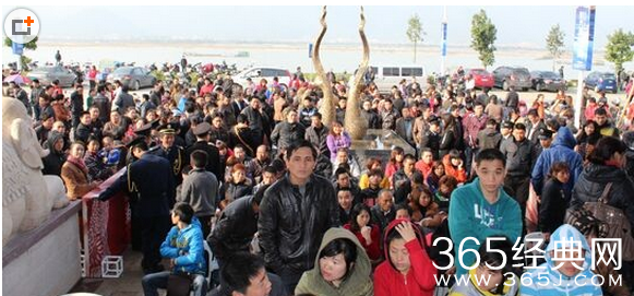 上海连夜排队买房