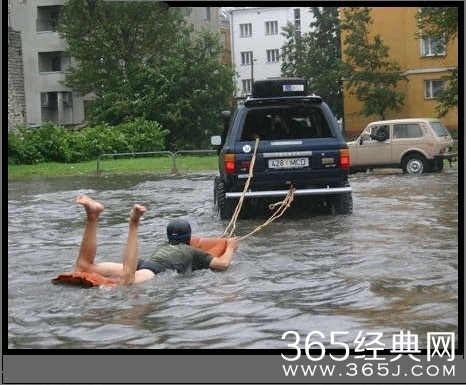 每日笑话段子：男人一生之中最起码有十年时间是浪费的