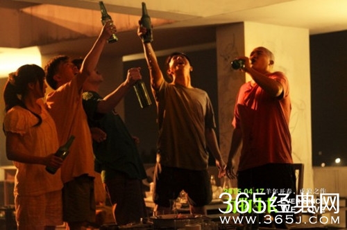 《万物生长》影评：谁的青春不骚情？谁的青春不生猛？