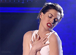 安妮-海瑟薇真拼了！对嘴唱《Wrecking Ball》完整版！