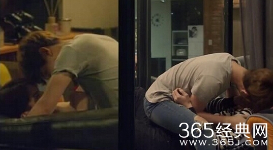 《我的邻居是exo》伯贤和世勋是主角吗 伯贤和世勋玩沙发壁咚照片视频观看