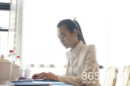 85后美女CEO林栋资料私房照曝光 携大白跑马拉松网络走红