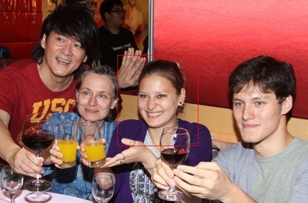 周华健妻子康梓兰近照曝光 康梓兰年龄比周华健大多少岁