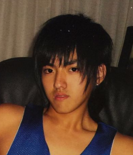 吴亦凡晒杀马特旧照