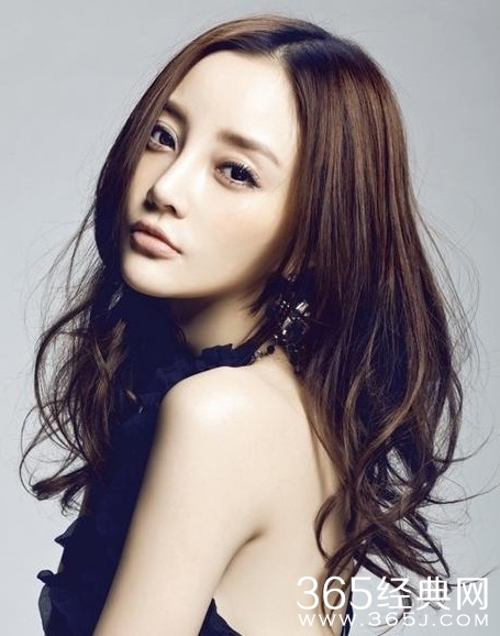 网曝李小璐在美国开五家超市 22天净收入550美元