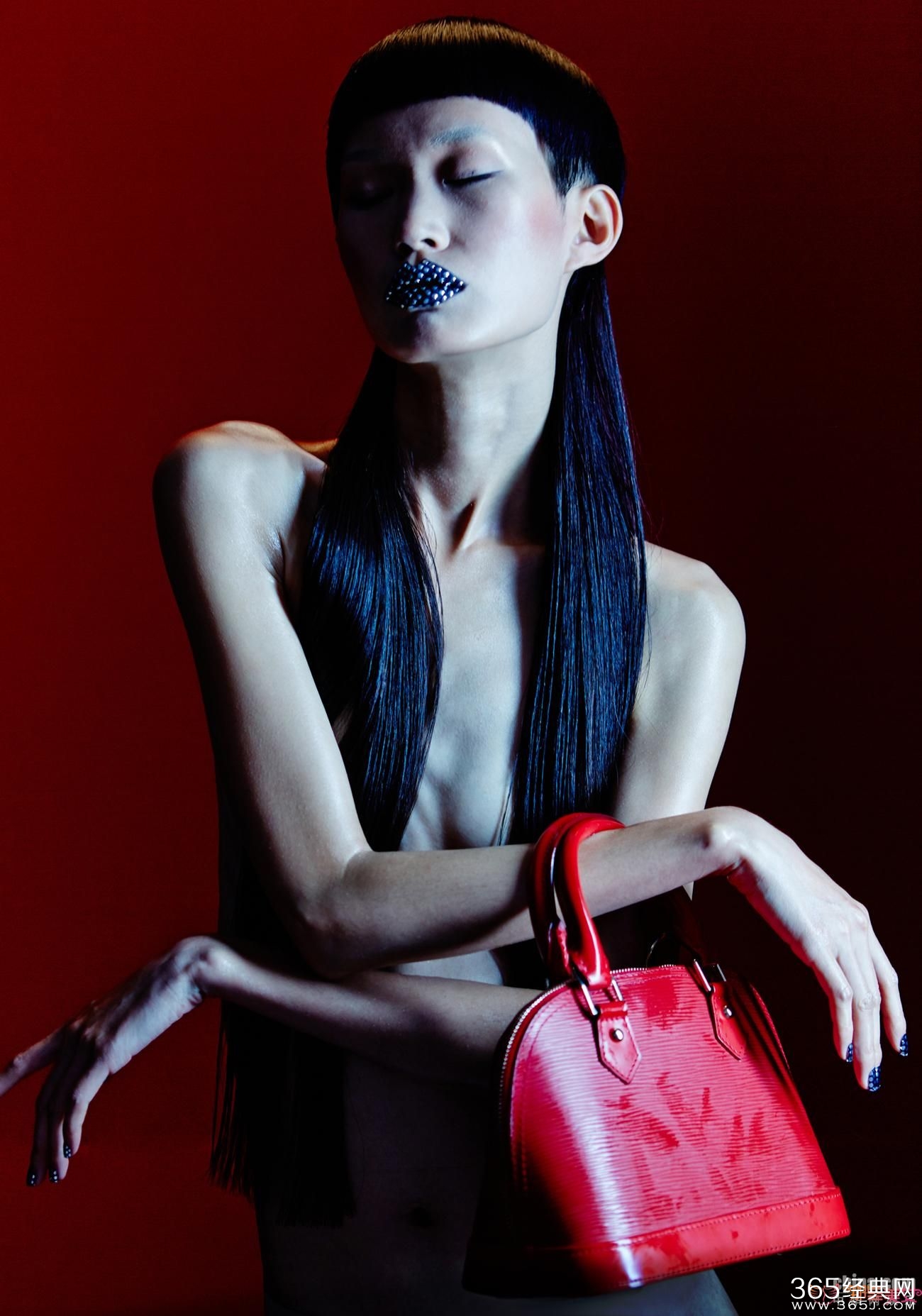 《爱上超模》全裸现场拍摄视频流出 爱上超模全裸剧照曝光