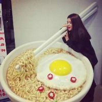 每日笑话段子：金屋藏娇