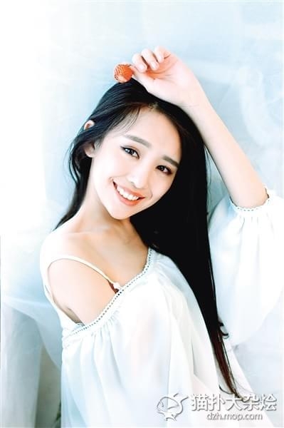 大三女学生靠摄影月入万元 捧红六美女