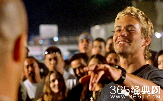 纪念保罗·沃克--《速度与激情》系列中25个经典瞬间