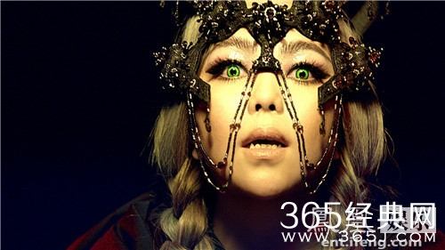 张惠妹《母系社会》MV登场 献上全新“猫眼石”眼妆