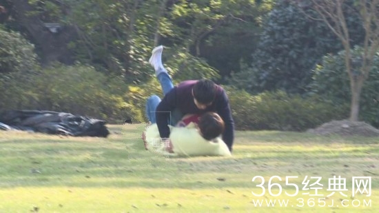 电影版《何以》新技能“草地咚”