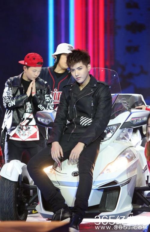 吴亦凡真心打动冯小刚 诠释心中有戏