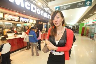 张婷婷是谁法拉利姐张婷婷个人资料照片背景_张婷婷真的是变性人吗_法拉利姐身世大公开