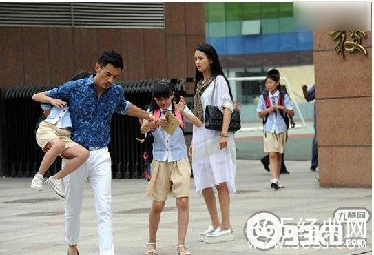 《酷爸俏妈》第23集酒吧弹唱歌曲是什么歌曲