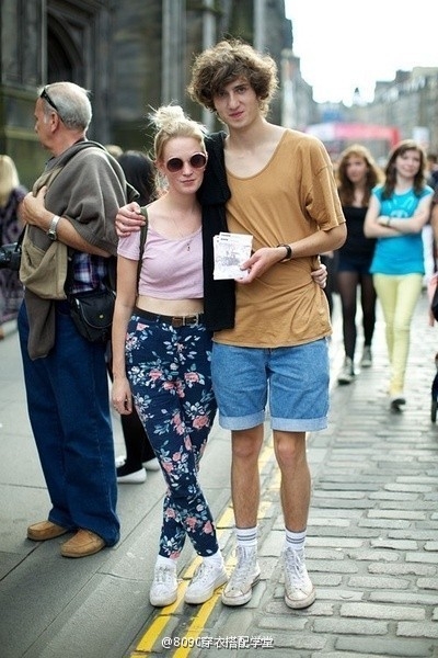 谈恋爱这种事，总要和对的人在对的时间才可以！