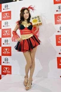 上海成人展开幕各路女优性感登场