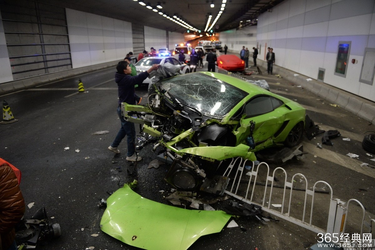 北京豪车相撞2车主被刑拘_揭秘法拉利车主家庭背景_365经典网