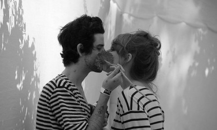 如何衡量一个人是否值得你去爱？