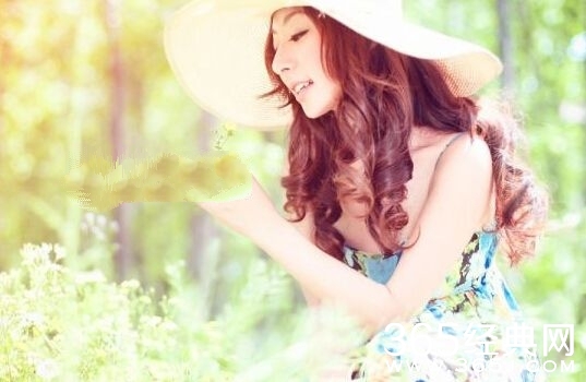 魏晨女友于玮个人资料照片背景微博 魏晨和于玮真的在一起了吗