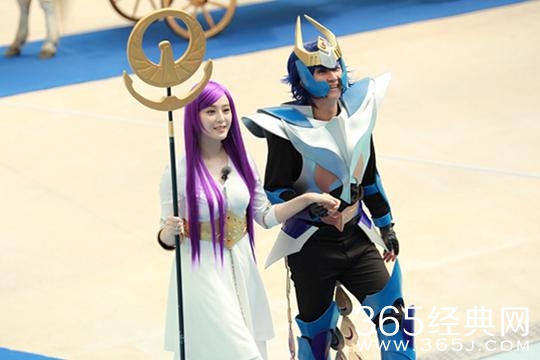 《奔跑吧兄弟2》回归青春玩COSPLAY  baby和范冰冰撞衫了 穿的什么衣服