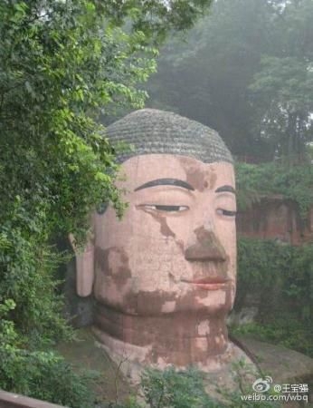 王宝强晒与众网友撞脸照：基因遍布大江南北