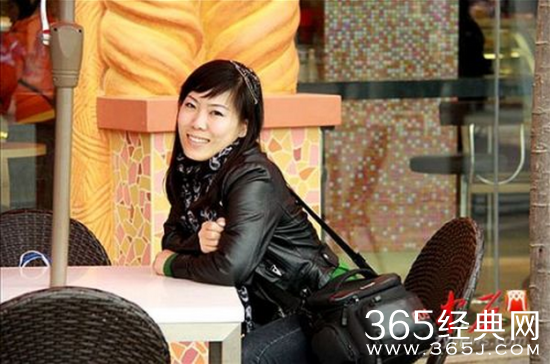 女老师辞职称要看世界 目前还没走出郑州 这事真的吗？