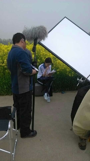 刘亦菲晒《致青春2》现场造型图 吴亦凡也将加盟出演