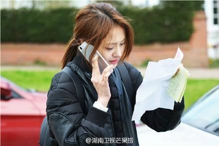 《花儿与少年2》第一期20150425期预告精彩看点:杨洋行李丢失郑爽相助