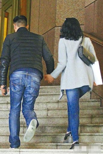 《奇妙的朋友》中胡杏儿是否有新恋情了？他是谁？