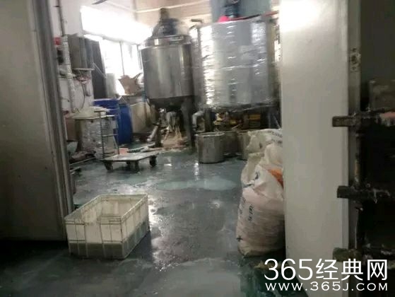 中华神皂三无产品脏乱差生产环境曝光触目惊心