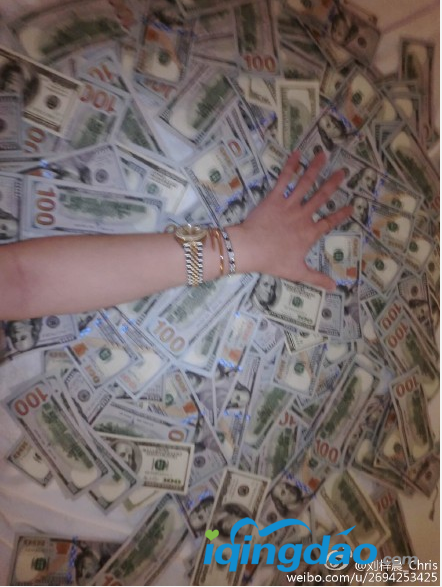 刘梓晨是谁个人资料背景整容前后对比照