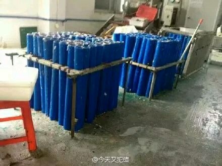 中华神皂三无产品脏乱差生产环境曝光触目惊心