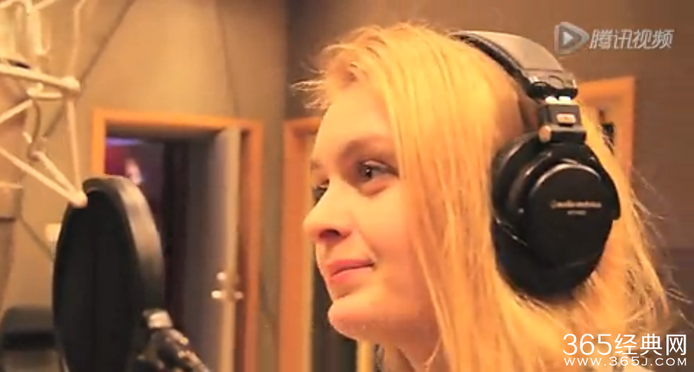 洋妞惊艳翻唱《喜欢你》视频在线视听下载