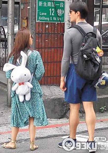 蔡依林大兔子双肩包同款购买地址 蔡依林大兔子包同款淘宝购买