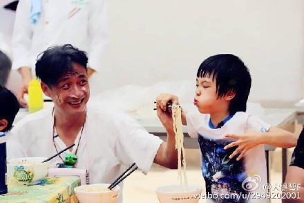 吴镇宇自曝儿子费曼将开通微博 网友追问：费曼微博叫什么