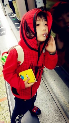 吴镇宇自曝儿子费曼将开通微博 网友追问：费曼微博叫什么