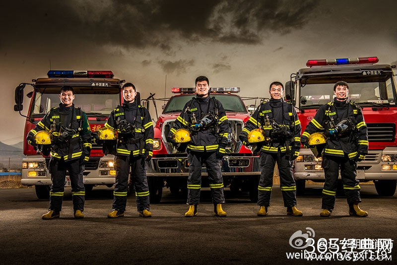 辽宁朝阳消防发硬汉风格大片 似好莱坞海报