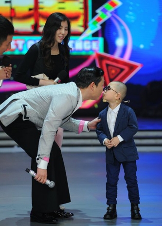 《快乐大本营》20150425期预告:鸟叔PSY综艺首秀 爱吃辣条挑战反串