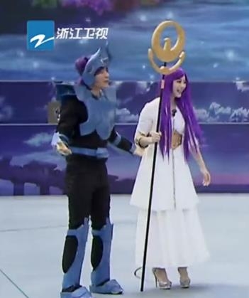 范冰冰甜笑娇羞回应“晨冰恋” 这算承认两人的恋情了吗？