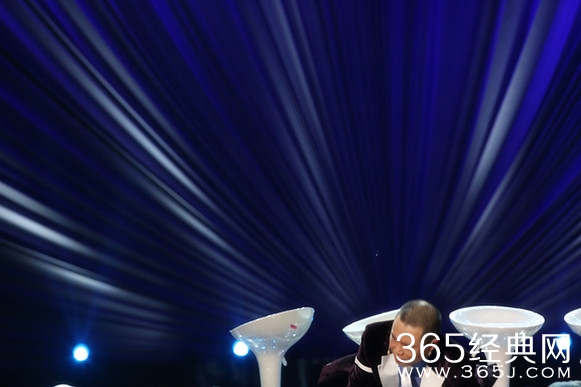 《喜剧人》录制现场小沈阳从一米高台跌落！及播出时间？