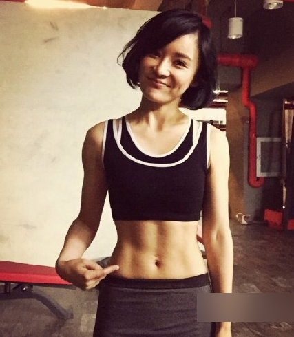 马甲线是什么怎么练的 袁珊珊马甲线照片及锻炼方法揭秘