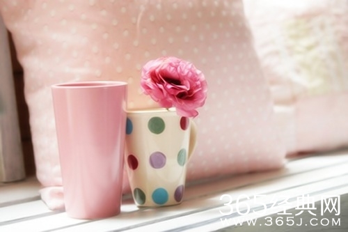 qq爱情说说 拿的起、放不下。爱情就是如此