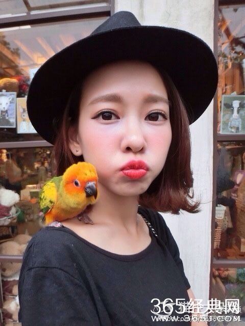 嫩模杨又颖遭网络欺凌自杀 版主不知悔改引众怒